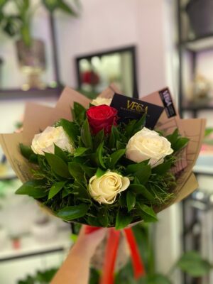 5 Li Gül Buketi Kırmızı Ve Beyaz