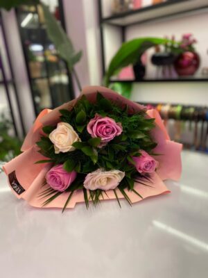 5 Li Pembe Ve Beyaz Gül Buketi