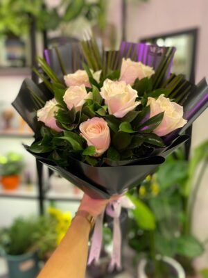 7 Li Beyaz Gül Buketi