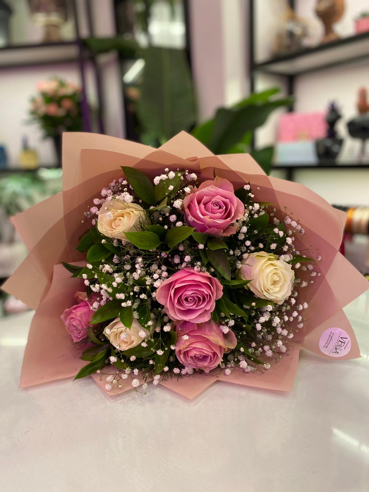 7-li-pembe-beyaz-gul-buketi-1 7 Li Pembe Beyaz Gül Buketi