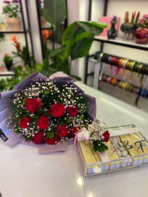 İsteme Çiçeği Ve Çikolata